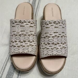Free People Women's Tan Crochet Mules